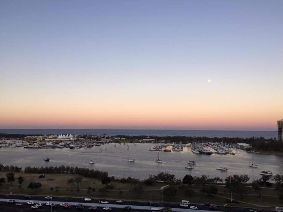 Stunning View Close To Everything Gold Coast Buitenkant foto